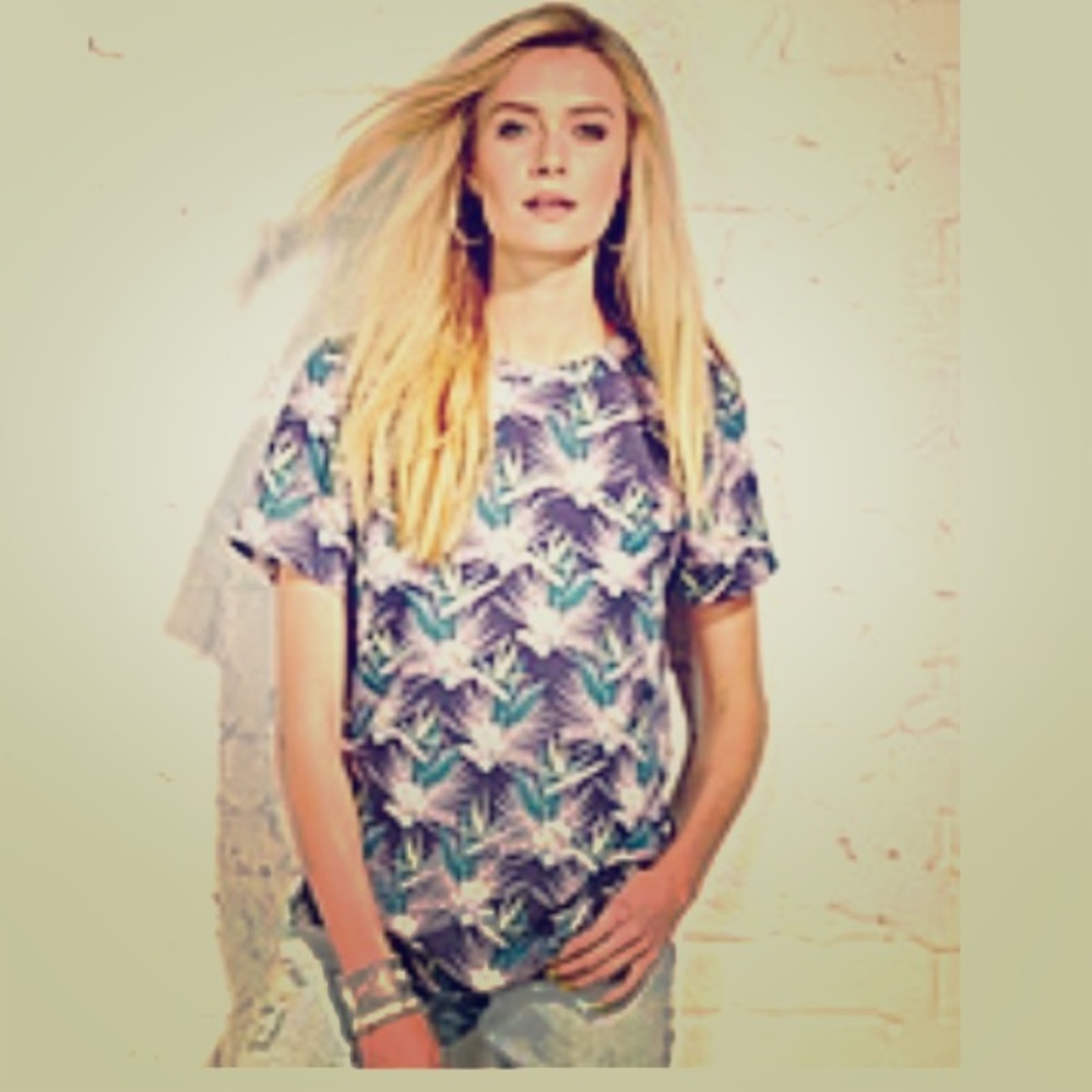 NWT TROPICAL PRINT SHELL TOP